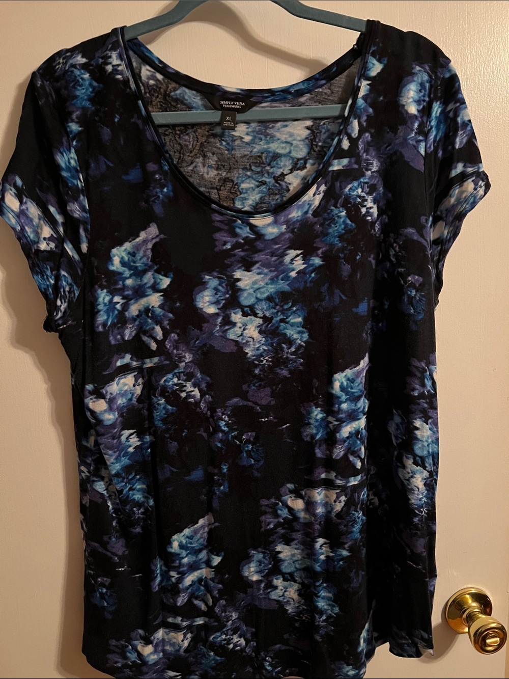 Simply Vera Vera Wang Black Floral Scoop Neck Tee with Blue Accents
